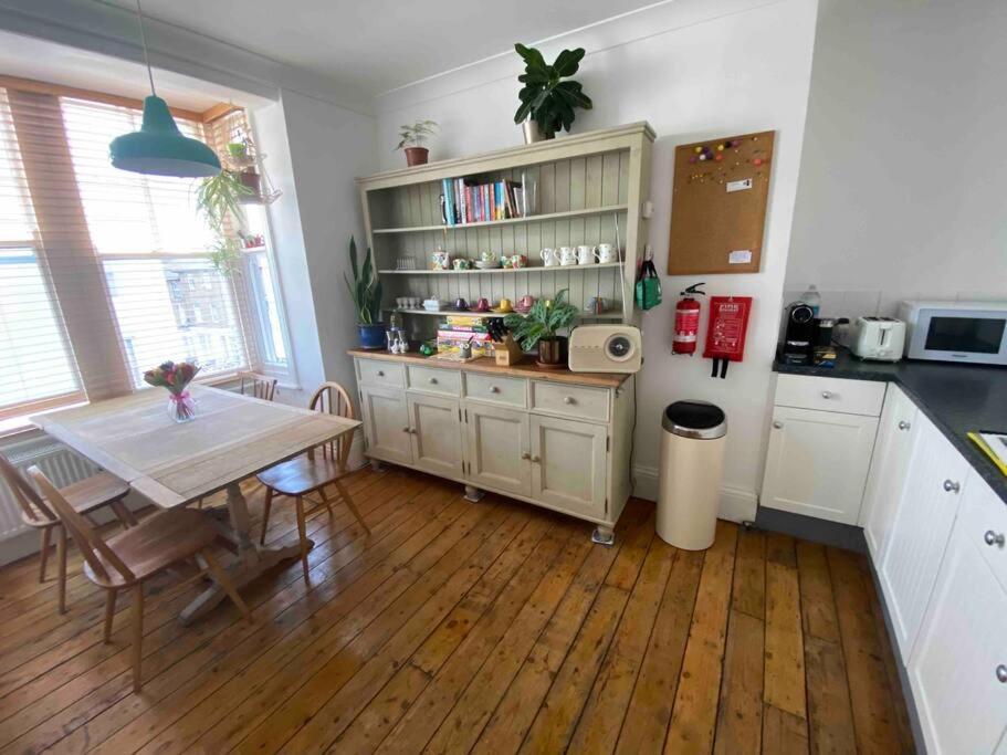 Herne Bay Central - 2 Minutes From Beach Apartment المظهر الخارجي الصورة